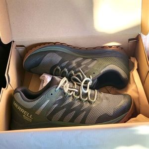 SALE!! NWT Merrell Nova 2 Hiking Shoes
